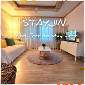 Stayjin 15 minutes walk from Kachisan Station Gimpo Airport Incheon Airport Yeouido Hongdae Gocheok Dome Up to 7 people 4 beds